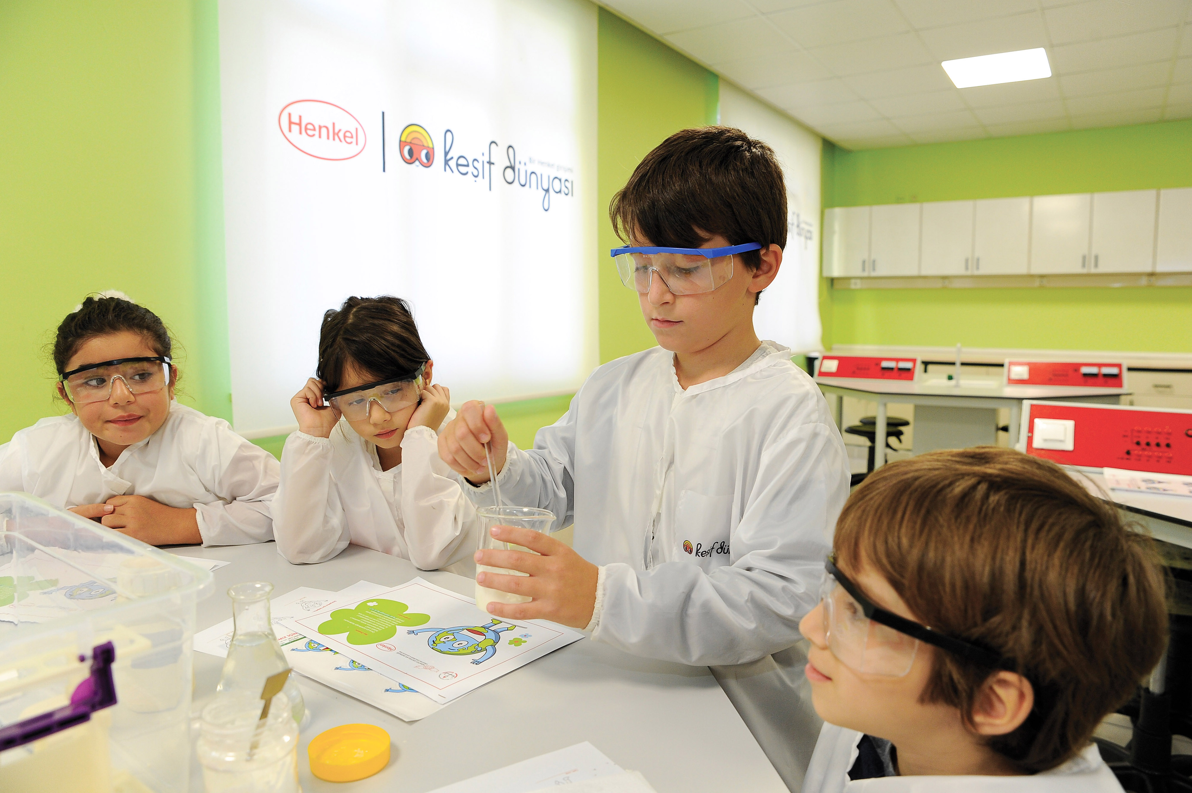 Küçükler Keşif Dünyası'nda