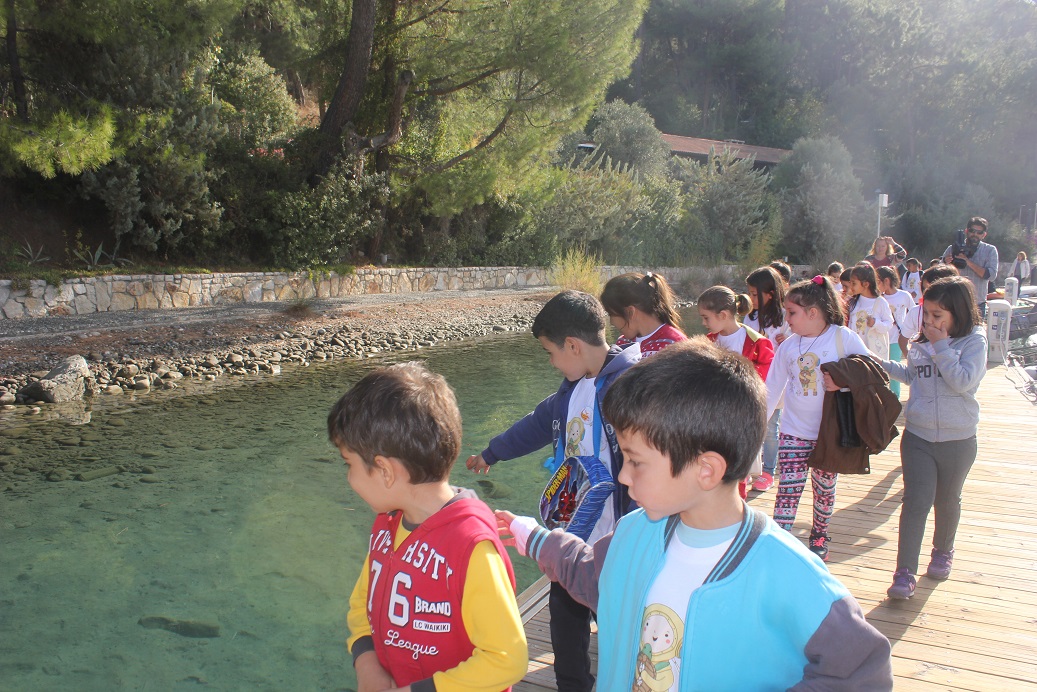 Denizlerin Geleceği Çocuklara Emanet