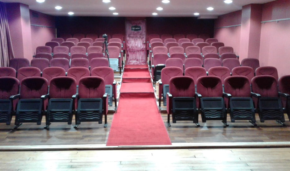 Mavi Uçurtma Komedi Tiyatrosu